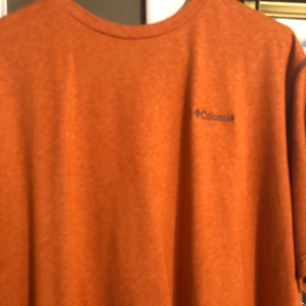 XXL Columbia t shirt